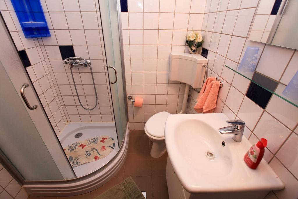Apartments Franc Povljana Bilik gambar