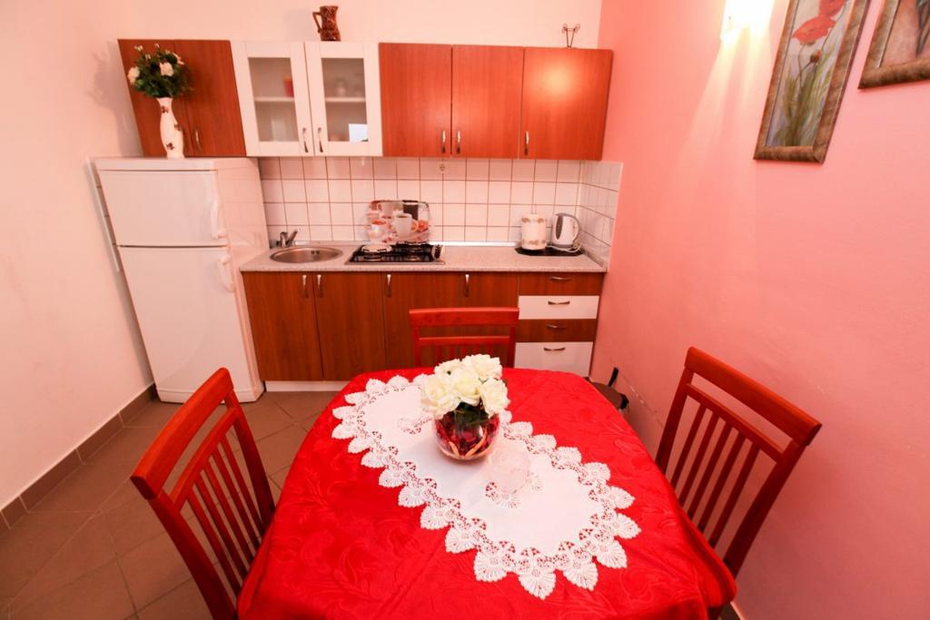 Apartments Franc Povljana Bilik gambar