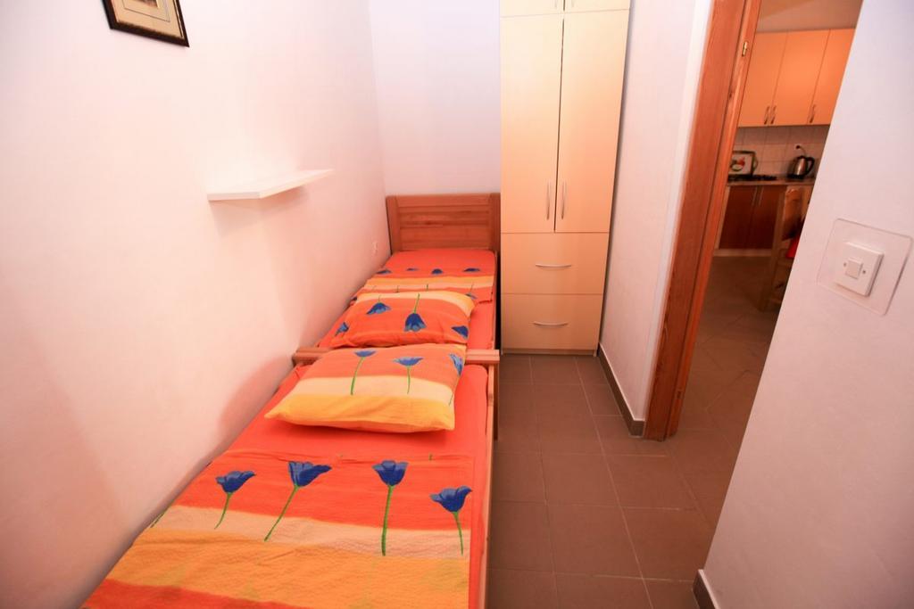 Apartments Franc Povljana Bilik gambar