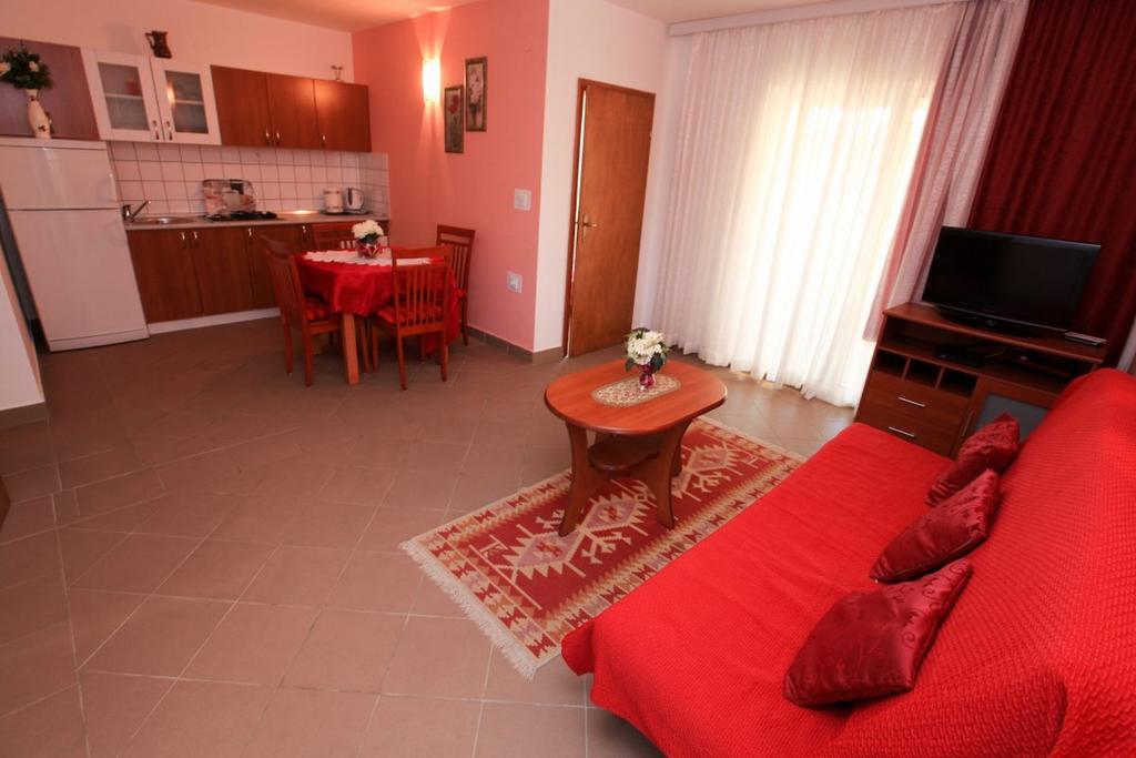 Apartments Franc Povljana Bilik gambar