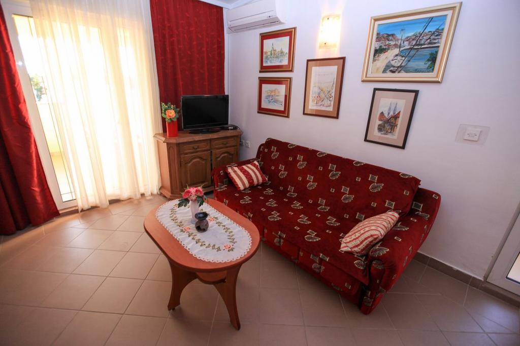 Apartments Franc Povljana Bilik gambar