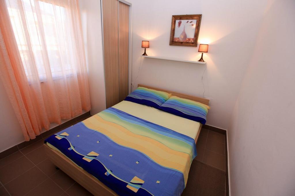 Apartments Franc Povljana Bilik gambar