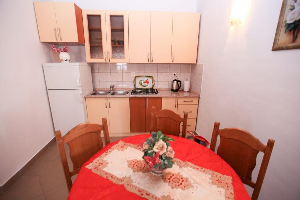Apartments Franc Povljana Bilik gambar